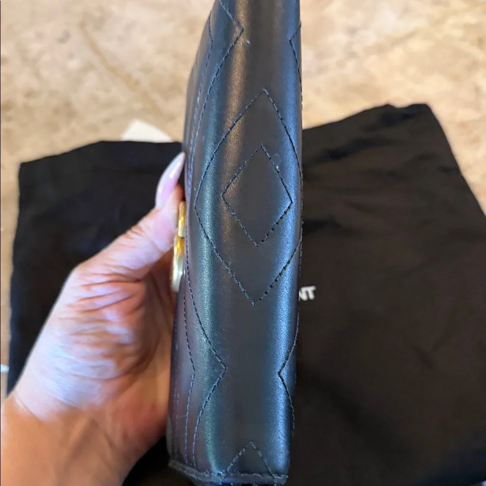 Gucci Black Leather Wallet with Gold Logo - Picture 7 of 8